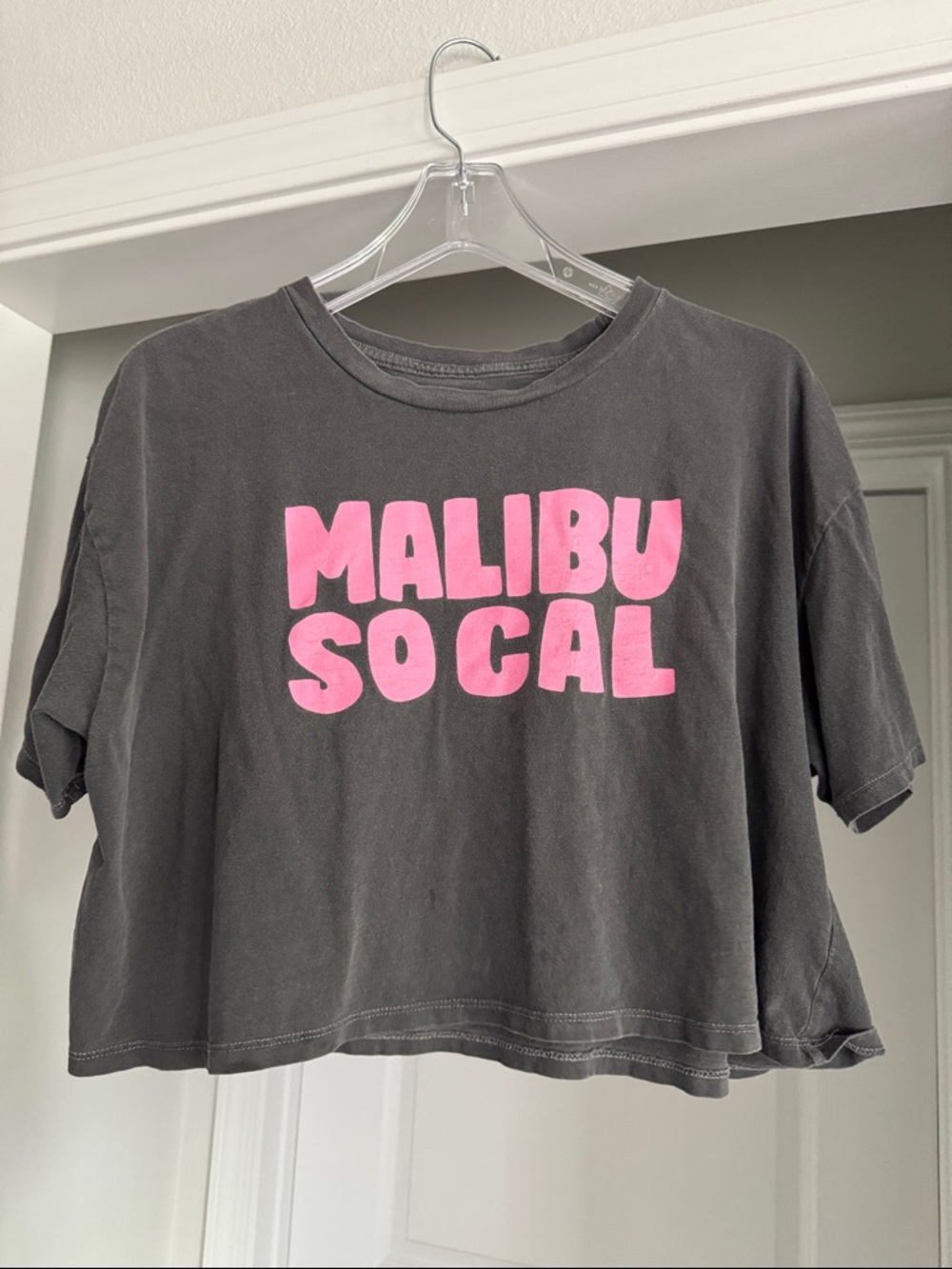 VICI Malibu So Cal Black Crop Tee with Pink Graphic print - Picture 4 of 7
